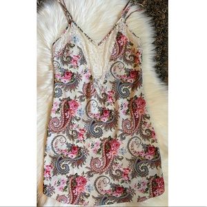 💢50% Vintage Victoria's Secret Paisley Chemise